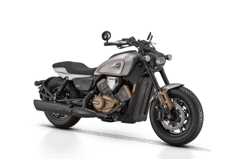 QJMOTOR SRV 600V – V4 Street Cruiser sa 69,3 KS
