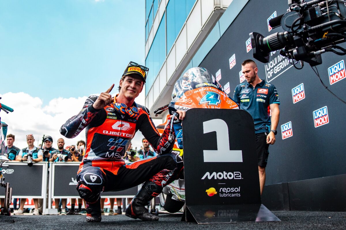 Ivan Ortola slavi pobjedu u parc fermeu na Sachsenringu